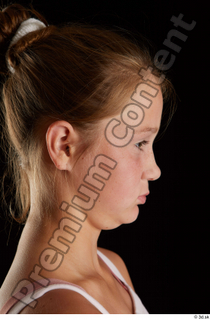 Isla  2 disgust emotion head side view 0001.jpg